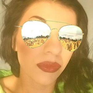 Meet your Posher, Carmen